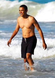 Barack Obama sem camisa na praia