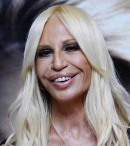 Donatella Versace deformada